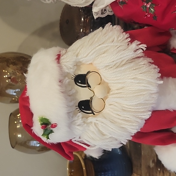 Vintage Mr and Mrs Claus Shelf Sitters - Picture 3 of 16